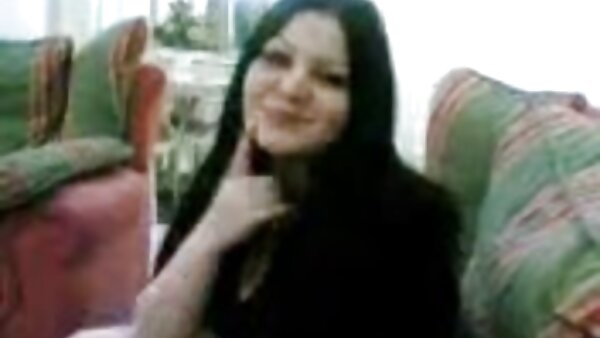 Зрелата курва со четири очи, Таи Елис, имала валкан орален секс со нејзината латино обетка